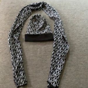 Michael Kors scarf and hat set in excellent condition!